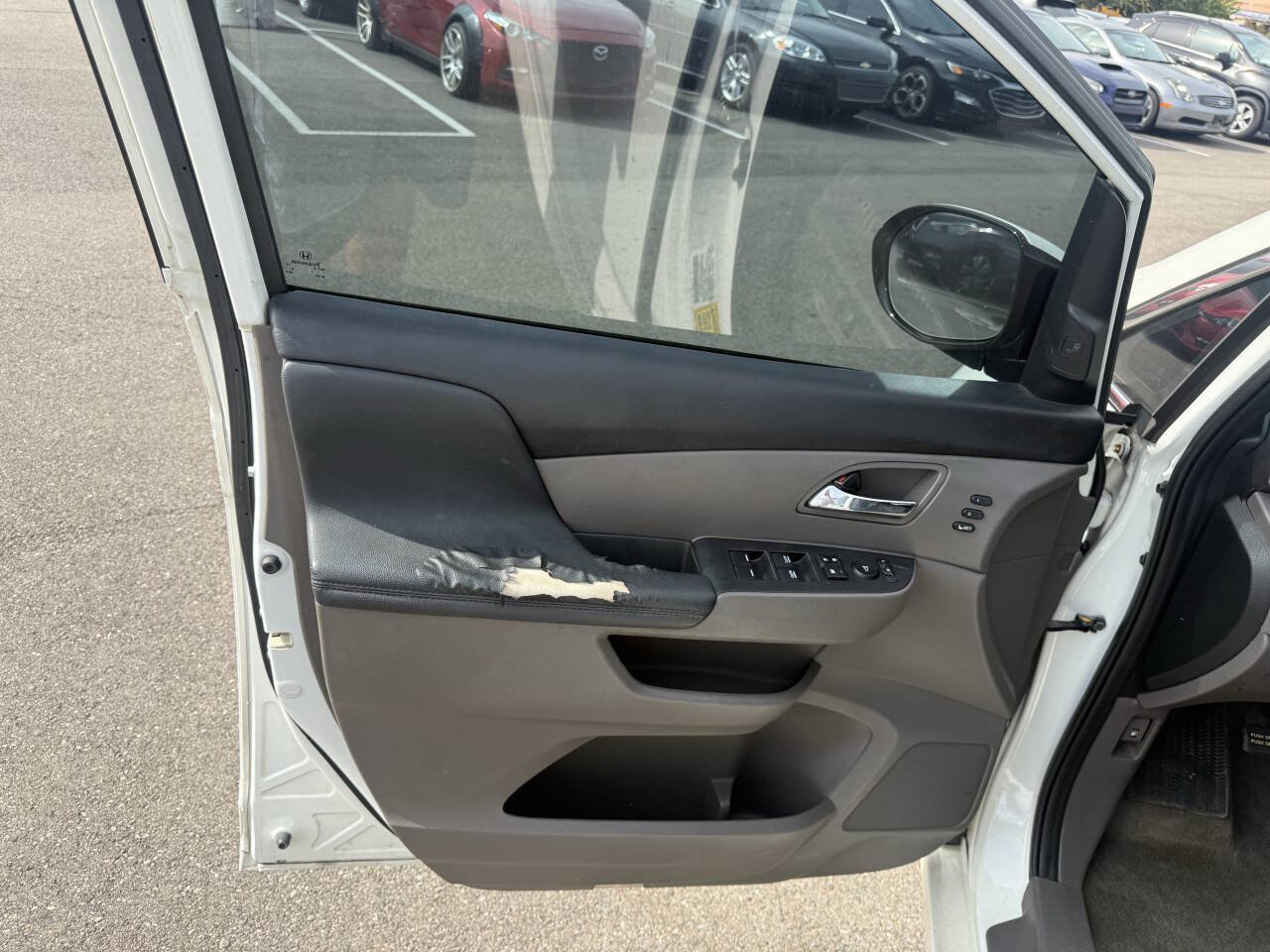 Used 2014 Honda Odyssey Touring Elite image 12