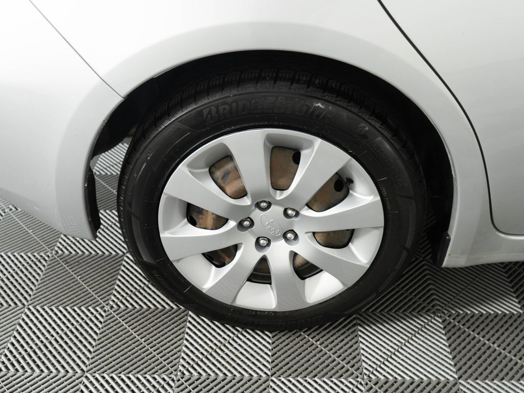 Used 2010 Subaru Impreza 2.5i AWD/4WD image 26