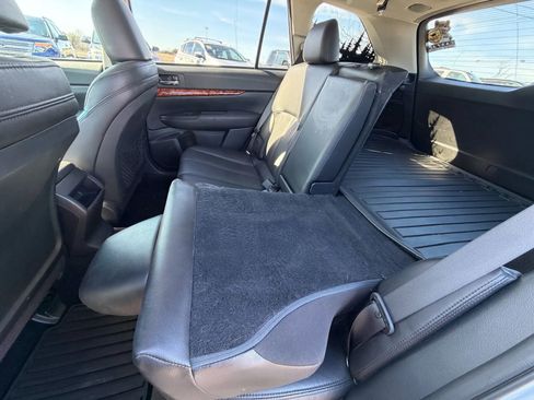 Used 2011 Subaru Outback 2.5i Limited w/ PWR Moonroof Pkg image 19