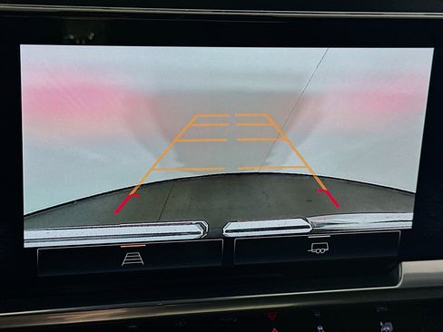 Used 2023 GMC Sierra 1500 Elevation image 22