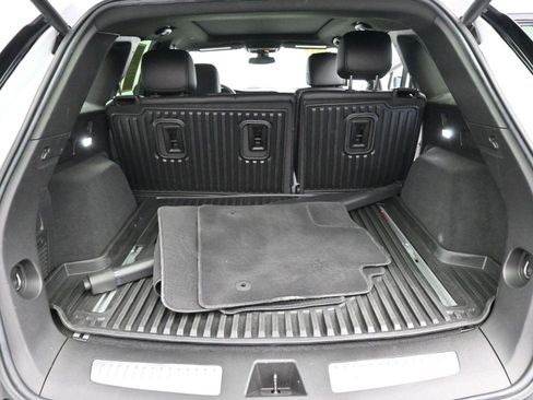 Certified 2022 Cadillac XT5 Premium Luxury image 9