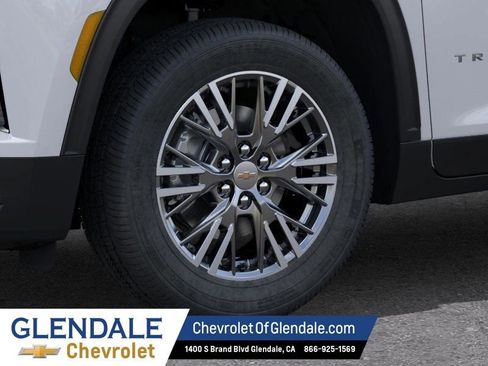 New 2026 Chevrolet Traverse LT w/ Driver Confidence Package FWD image 9