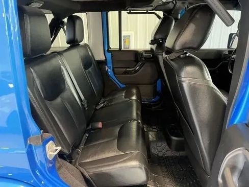 Used 2015 Jeep Wrangler Unlimited Sahara AWD/4WD image 20