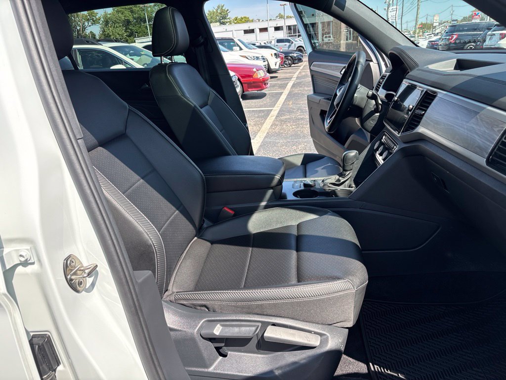 Used 2023 Volkswagen Atlas Cross Sport SE AWD/4WD image 37