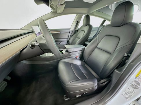 Used 2023 Tesla Model 3 Standard Range image 13