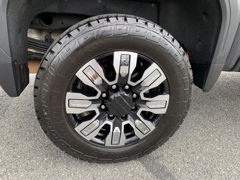 Used 2024 GMC Sierra 2500 Denali image 46