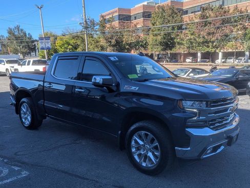 Used 2021 Chevrolet Silverado 1500 LTZ w/ Z71 Off-Road Package AWD/4WD image 5
