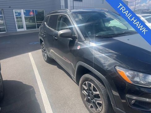 Used 2018 Jeep Compass Trailhawk w/ Cold Weather Group AWD/4WD image 1