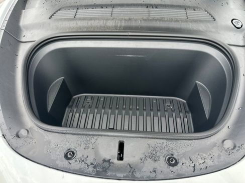 Used 2024 Tesla Model Y Long Range image 21