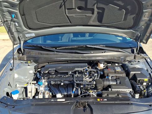 Used 2025 Hyundai Elantra SEL image 29