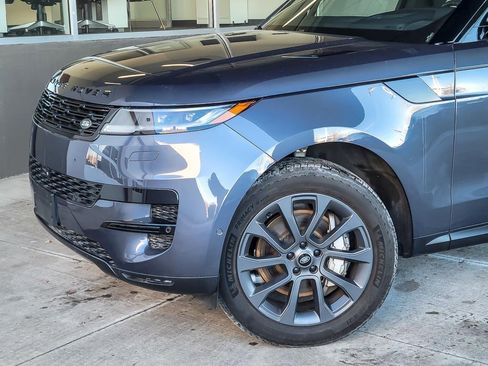 Used 2024 Land Rover Range Rover Sport SE image 2
