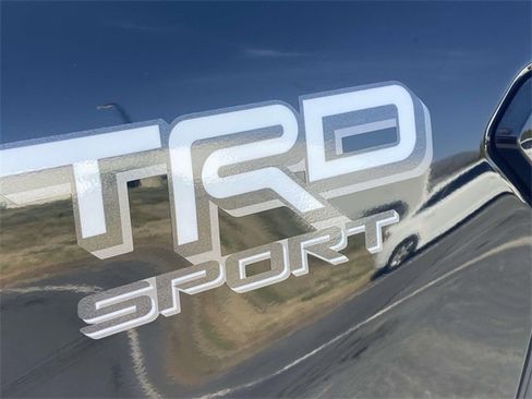 Used 2024 Toyota Tacoma TRD Sport image 9
