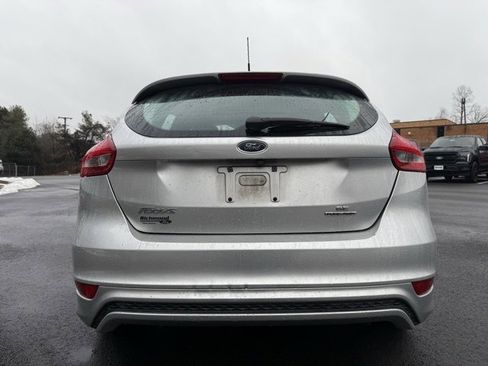 Used 2015 Ford Focus SE w/ SE Sport Package image 4
