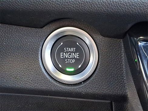 Certified 2025 Chevrolet Traverse LT image 28