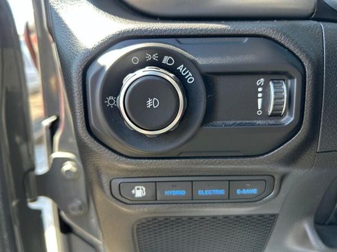 Used 2023 Jeep Wrangler Unlimited AWD/4WD image 18