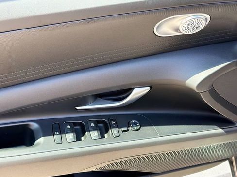 New 2026 Hyundai Elantra SE image 17