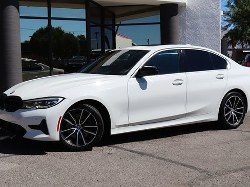 Used 2020 BMW 330i Sedan w/ Convenience Package RWD image 3
