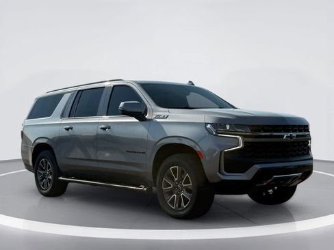 Used 2022 Chevrolet Suburban Z71 w/ Z71 Off-Road Package AWD/4WD image 9