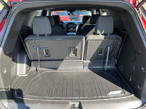 Used 2023 Chevrolet Traverse LT image 21
