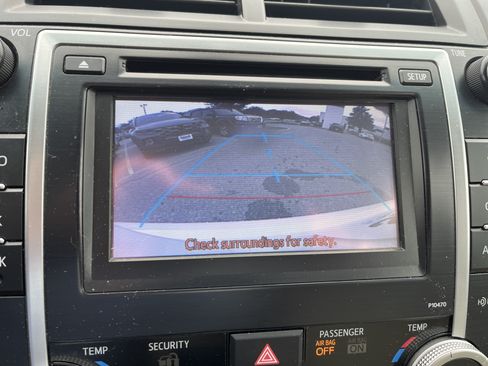 Used 2013 Toyota Camry XLE w/ Convenience Pkg FWD image 26