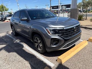 Used 2024 Volkswagen Atlas Cross Sport SE FWD video 1