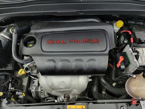 Used 2018 Jeep Renegade Trailhawk AWD/4WD image 34