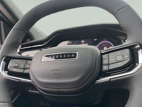 Used 2025 Jeep Wagoneer S Limited image 13