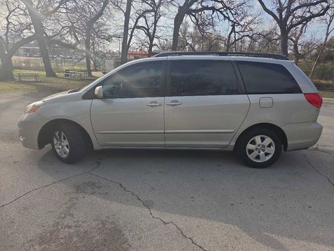 Used 2007 Toyota Sienna XLE image 3