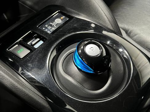 Used 2018 Nissan Leaf SL w/ SL Technology Package FWD image 30