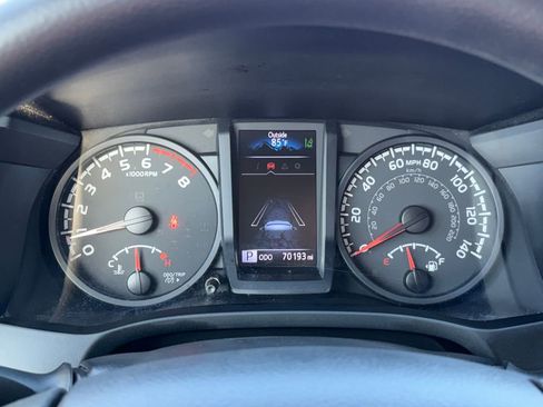 Used 2022 Toyota Tacoma SR image 16