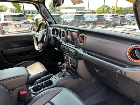 Used 2023 Jeep Gladiator Mojave w/ Trailer Tow Package AWD/4WD image 16