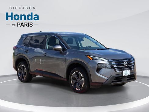 Used 2025 Nissan Rogue SV FWD image 2