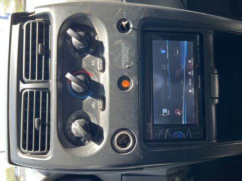 Used 2002 Nissan Frontier XE image 11