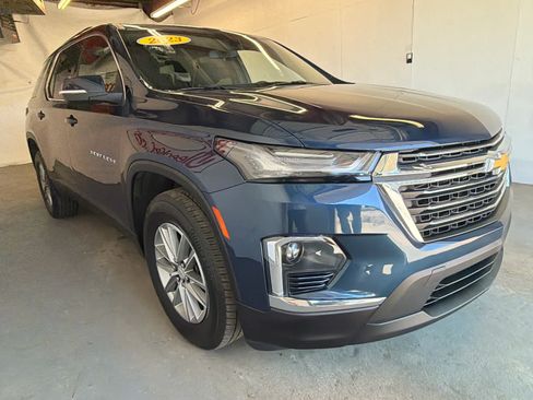 Used 2023 Chevrolet Traverse LT FWD image 4