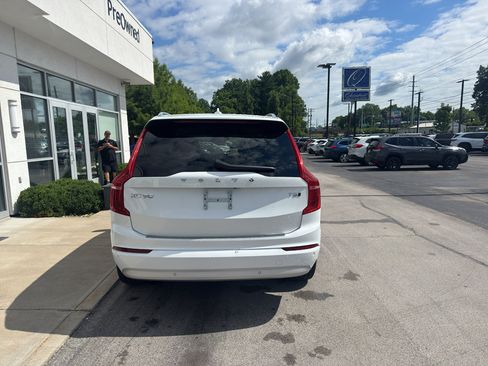 Used 2022 Volvo XC90 T5 Momentum w/ Climate Package AWD/4WD image 4