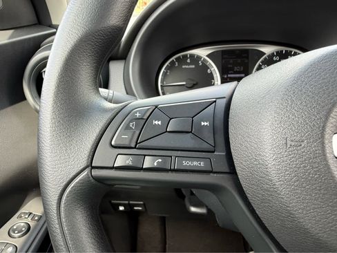 Used 2025 Nissan Kicks Play S image 25