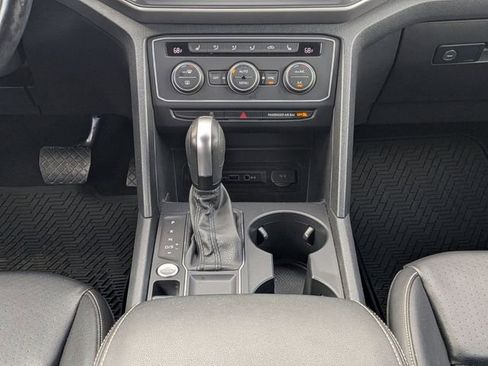 Used 2020 Volkswagen Atlas Cross Sport SE image 19