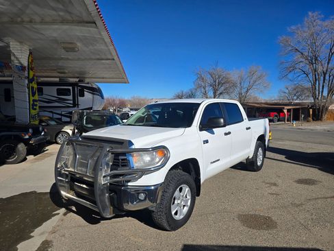 Used 2015 Toyota Tundra SR5 w/ SR5 Upgrade Package image 3