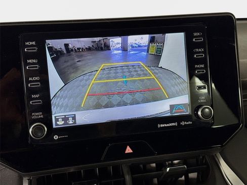 Used 2022 Toyota Venza XLE AWD/4WD image 16