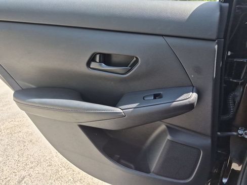 Used 2025 Nissan Sentra SV FWD image 26