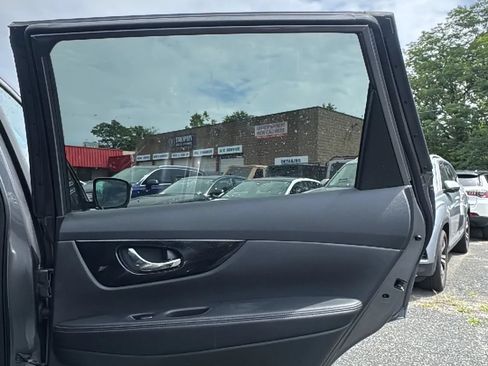 Used 2018 Nissan Rogue SL AWD/4WD image 19