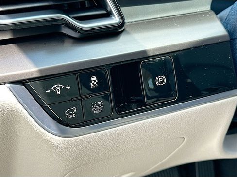 Used 2025 Kia Sportage EX w/ EX Premium Package image 10