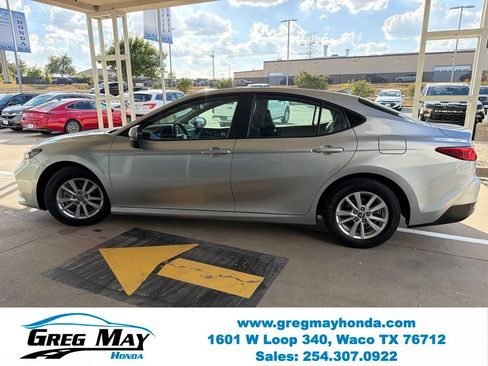 Used 2025 Toyota Camry LE FWD image 7