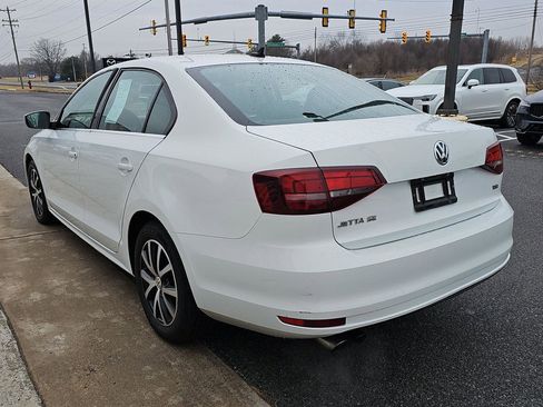 Used 2018 Volkswagen Jetta SE image 4
