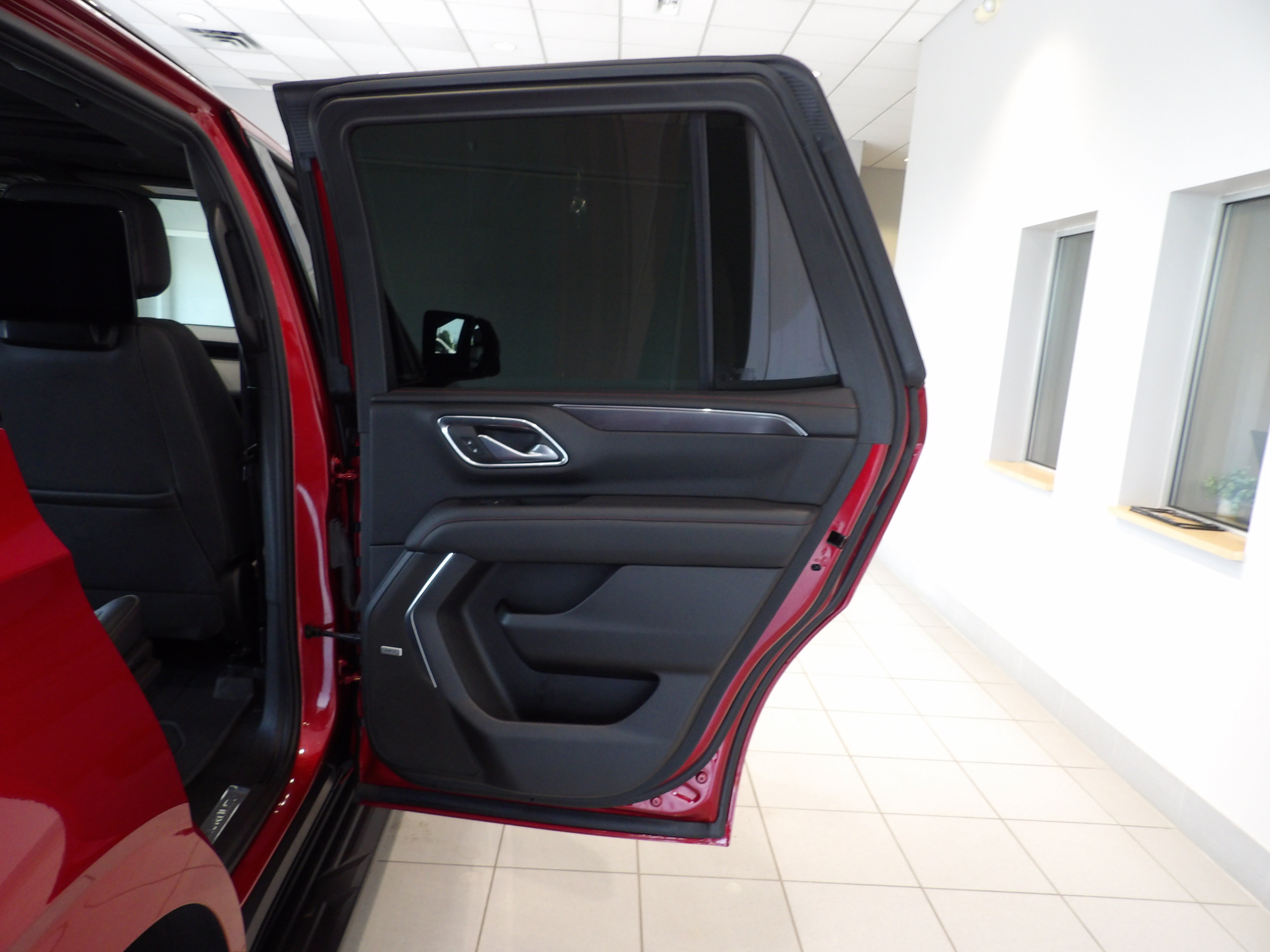 Used 2023 Chevrolet Tahoe RST w/ Luxury Package AWD/4WD image 23
