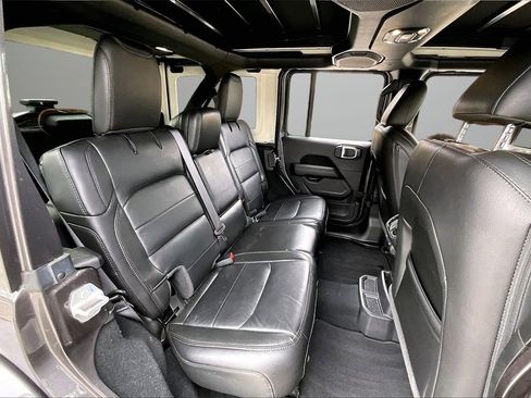 Certified 2022 Jeep Wrangler Unlimited Sahara image 24