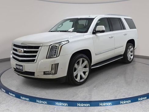 Used 2018 Cadillac Escalade Luxury AWD/4WD image 1