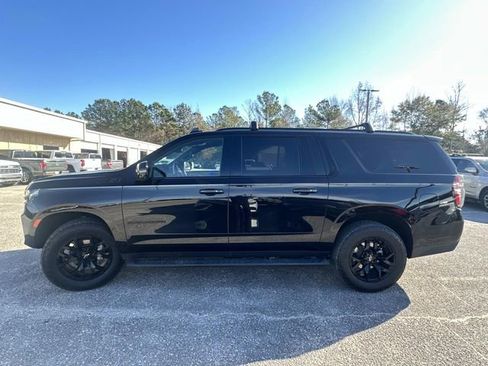 Used 2023 Chevrolet Suburban Z71 w/ Luxury Package image 19