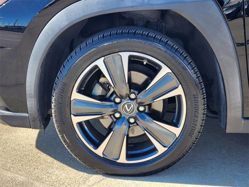Used 2019 Lexus UX 200 image 10