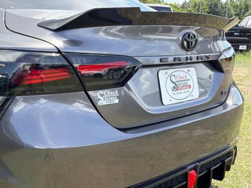 Used 2021 Toyota Camry SE FWD image 16